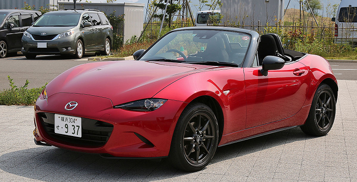 سيارة Mazda MX-5 Miata