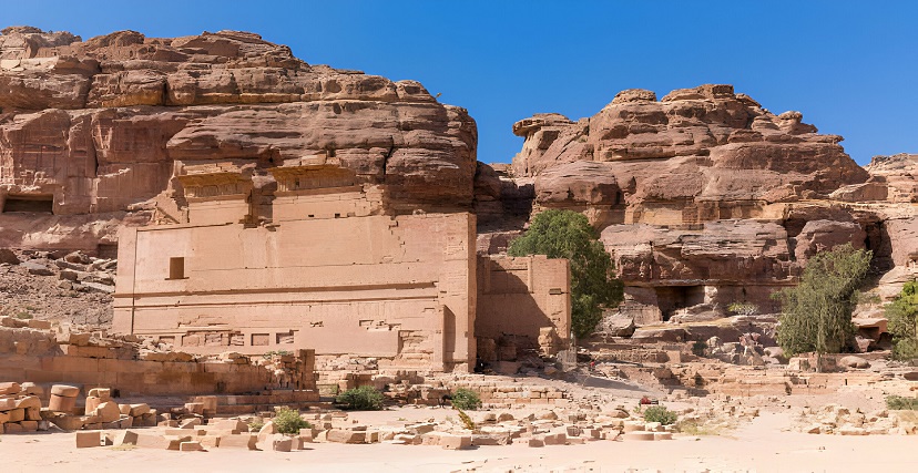 قصر البنت في البتراء