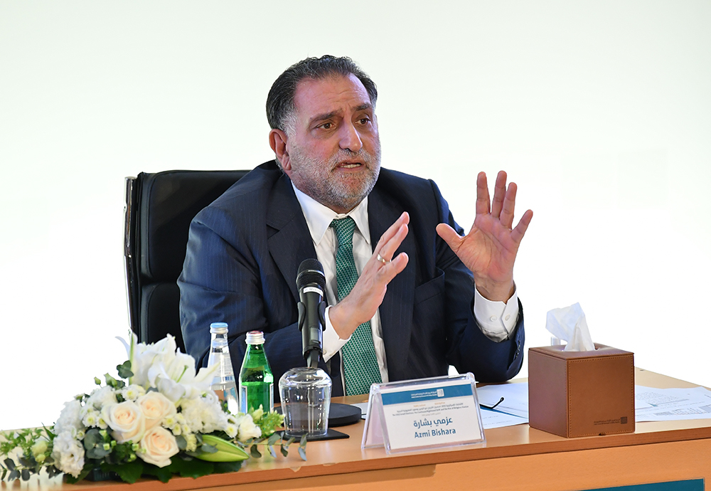 المفكر العربي عزمي بشارة خلال المحاضرة